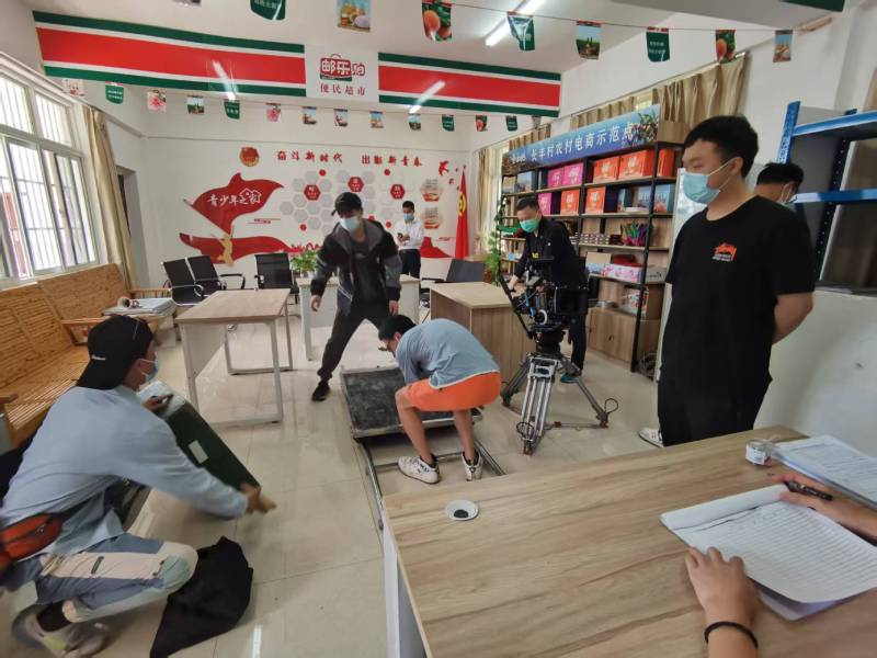 追星女孩心理学分析报告：富顺县广告片拍摄公司揭秘饭圈应援式传播逻辑