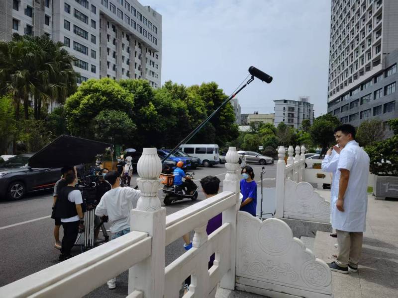 富顺县广告片拍摄公司低成本实现高规格制作的诀窍